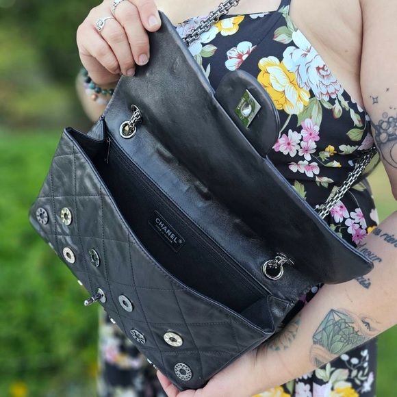 Chanel Star Attitude Flag Bag Grommet Embellished Quilted Leather Large - Picture 2 of 16